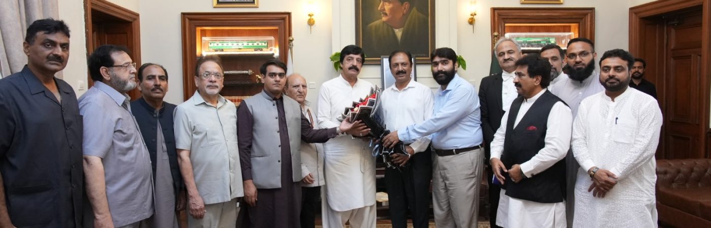 Home welcoming governor
